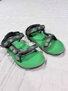 Teva Toddler Hurricane XLT 2 Kids Green and Gray Centipede Walking Sandals 10
